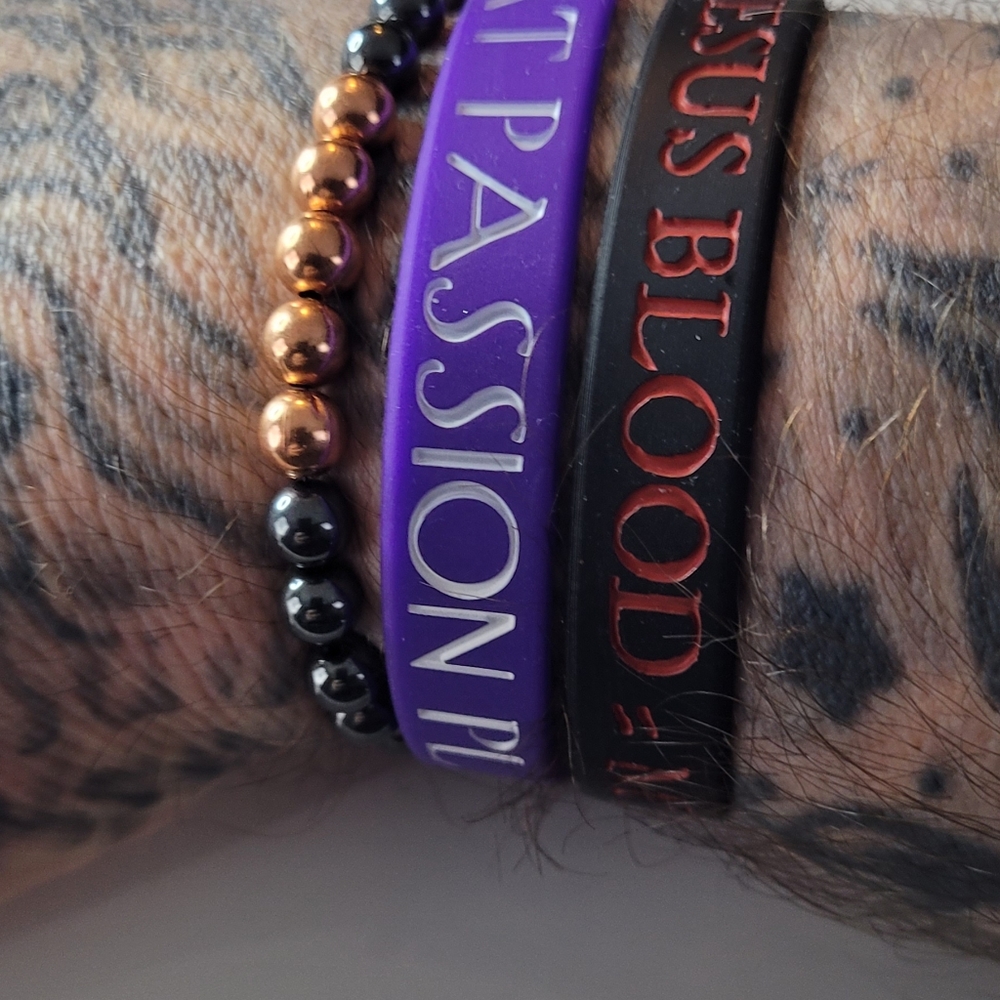 HEMATITE& COPPER STRETCH BRACELET.